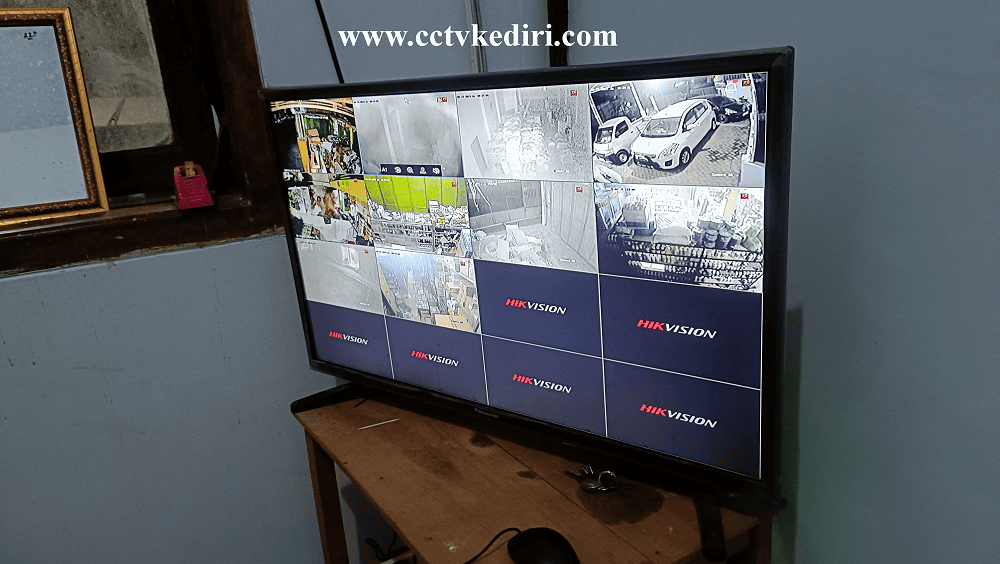 <p>Kamera Hikvision dengan kapasitas 2Mp dapat menghasilkan gambar yang jernis dan juga bisa menghasilkan rekaman yang akurat di setiap harinya, jadi lokasi anda yang terpasang kamera akan terjaga dengan aman selama sehari semalam dan anda bisa dapatkan kamera lebih dari satu di toko kami dengan harga murah dan barang berkualitas terbaik.</p>